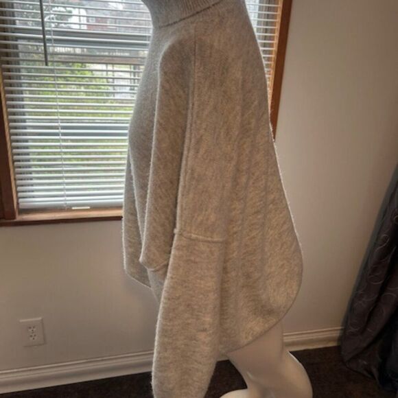 Vince Camuto Gray/Crean oversized Turtleneck sweater, size XXL - Picture 2 of 4